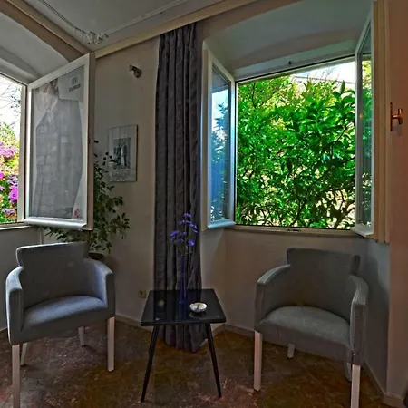 Romantic Gena Трогир